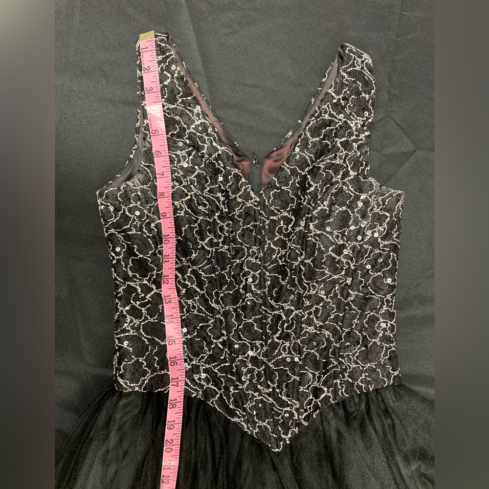 Scott McClintock Blacksequins, tulle Vintage gown Size 8 see pic for small flaw - Picture 4 of 9